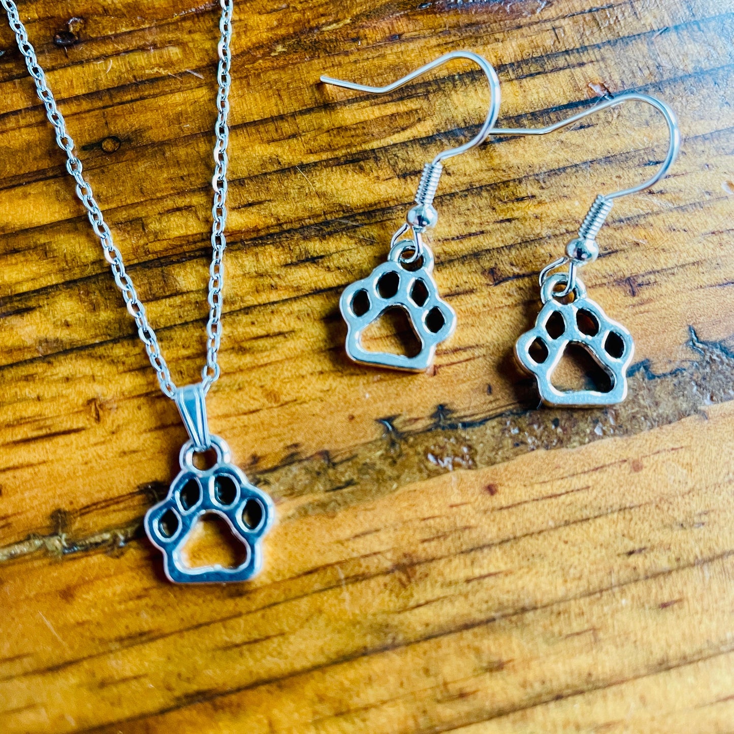 Animal paw shaped charm pendant necklace